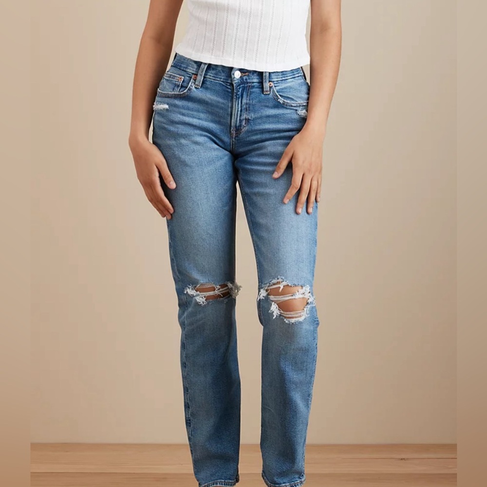 AE Stretch Curvy Ripped Straight Jean